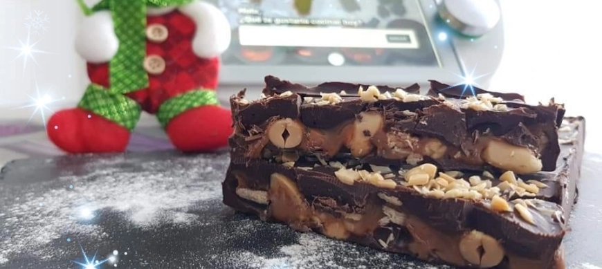 TURRÓN DE CHOCOLATE, CACAHUETES Y DULCE DE LECHE