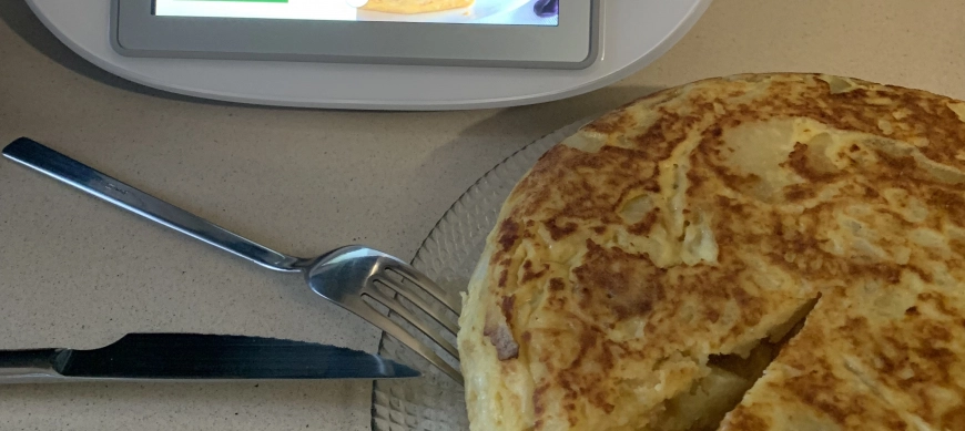 TORTILLA DE CEBOLLA CARAMELIZADA