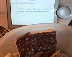 Step <p>24h antes de comenzar, poner el pescado en remojo, cambiándole el agua 3 ó 4 veces</p> illustration