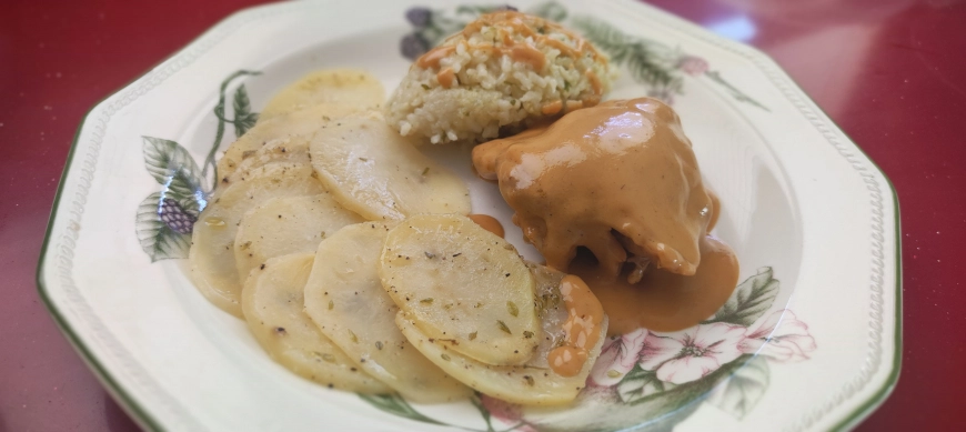Pollo,patatas y arroz,Menú en 3 niveles