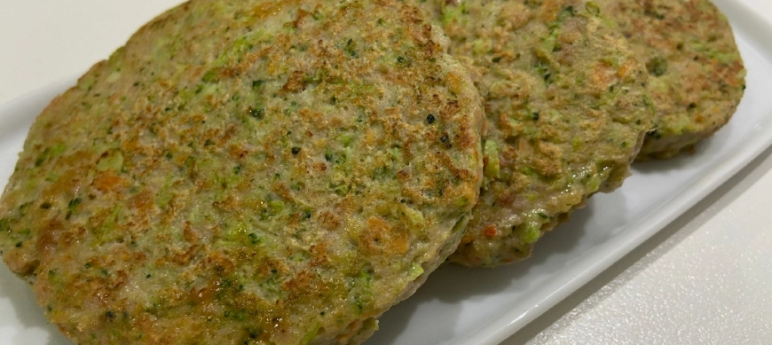 HAMBURGUESAS DE POLLO Y BRÓCOLI CON THERMOMIX