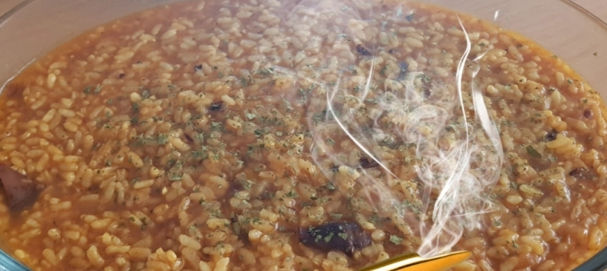 ARROZ CON CALAMARES EN SALSA AMERICANA