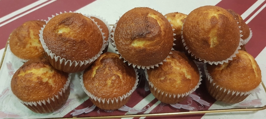 MAGDALENAS DE YOGUR DE MANGO