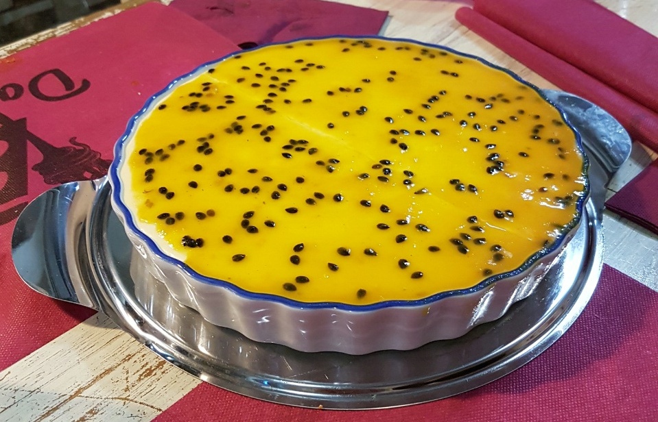 Tarta de queso con maracuyá
